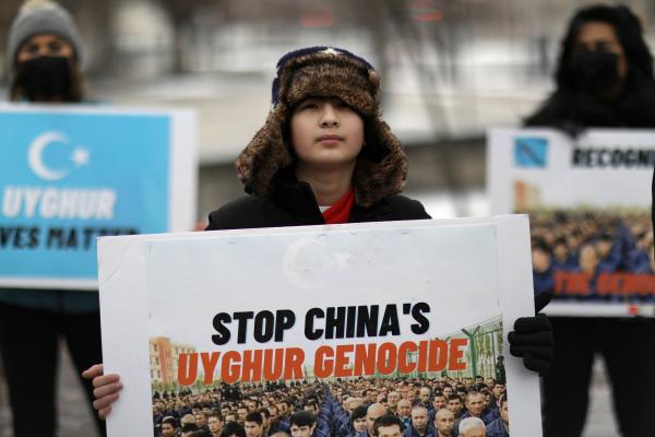 صحيفة أمريكية تحذر من الإبادة الجماعية بحق الأويغور
