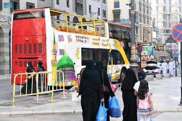 «الحافلة السياحية» تنظم رحلات إلى المعالم التاريخية في المدينة المنورة