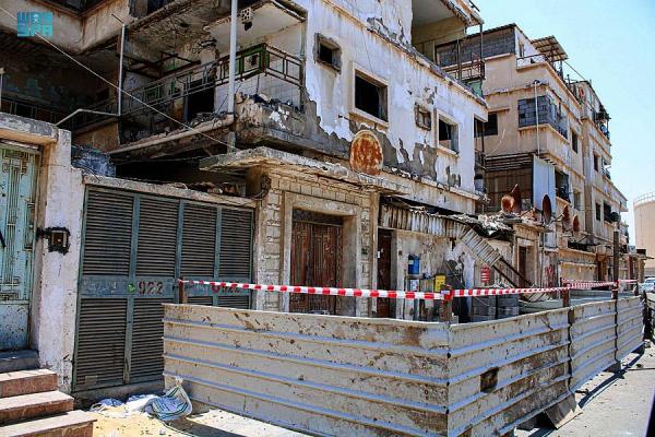 إزالة 16 منزل آيل للسقوط وسط الدمام