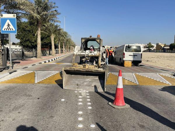 الخبر.. استبدال «عيون القطط» بالدهانات الأرضية