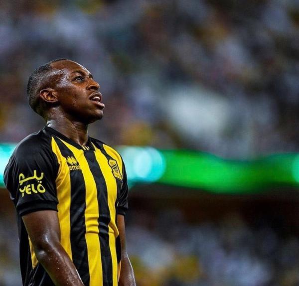سعود عبدالحميد يخرج من حسابات الاتحاد