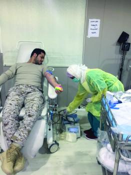 20 عسكريا يتبرعون بالدم في حملة «قوة رفحاء» التطوعية