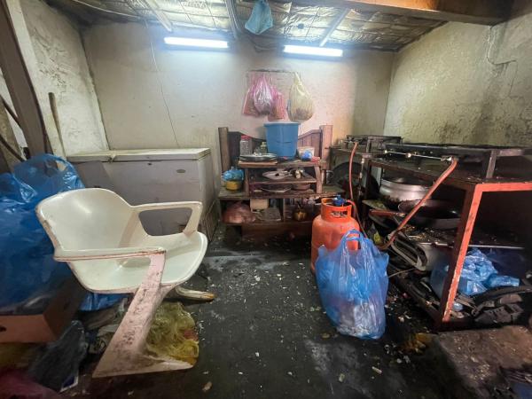 إغلاق مخبز يدار داخل مساكن العمال بالهفوف