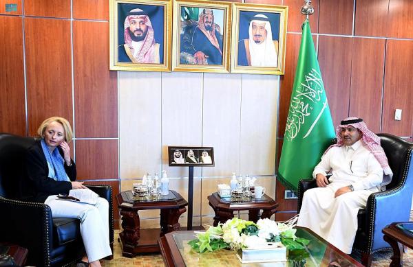 السفير «آل جابر» يناقش جهود تحقيق السلام في اليمن