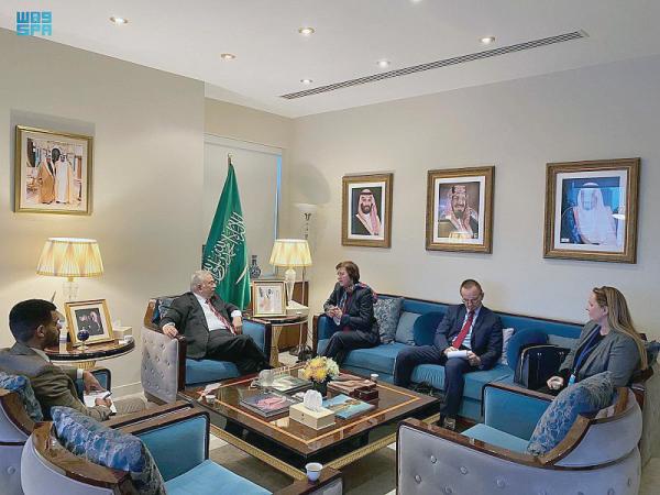 «المعلمي» يبحث التعاون مع مصر ولبنان