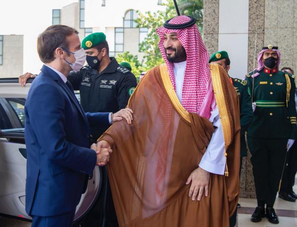 عاجل : ولي العهد يستقبل الرئيس الفرنسي