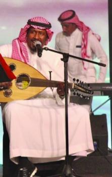نجوم الفن الشعبي يجتمعون في مهرجان الملك عبدالعزيز للصقور