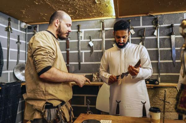 «كومبات فيلد».. حياة الماضيفي قلب موسم الرياض