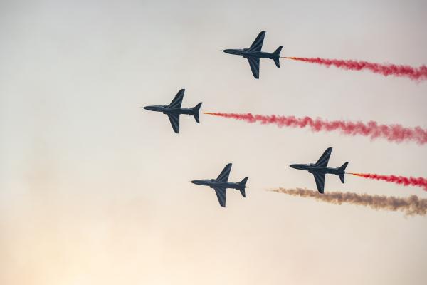 الصقور السعودية تستعرض في سماء حلبة الكورنيش