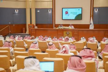 "وزير الصناعة ": نقود خطة وطنية لتوطين صناعة الأدوية واللقاحات