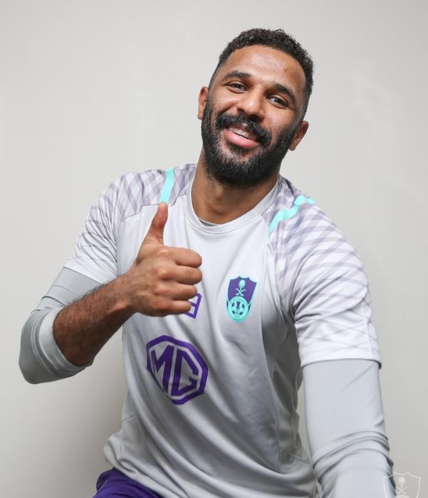 العويس يبدأ التأهيل