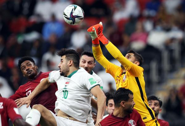 العراق يودع كأس العرب بعد الخسارة بثلاثية أمام قطر