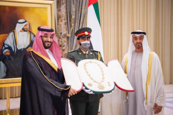الإمارات تمنح ولي العهد وسام زايد من الدرجة الأولى