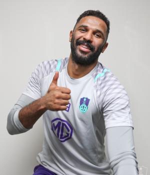 العويس يبدأ التأهيل