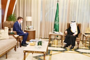 أمير الشرقية يبحث الموضوعات المشتركة مع سفير النرويج