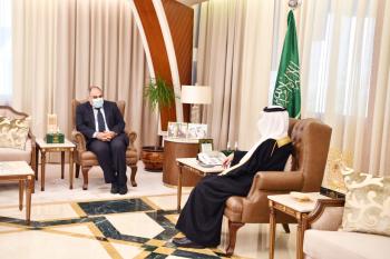 أمير الشرقية يبحث العلاقات مع سفير قبرص