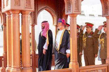 عاجل : سلطان عمان يمنح ولي العهد وسام عمان المدني من الدرجة الأولى