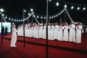 «خلّوها».. وجهة هواة الشعر والتراث من زوار موسم الرياض
