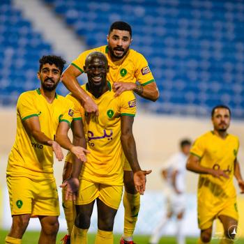 الخليج وهجر.. يستمران في صراع الصدارة!