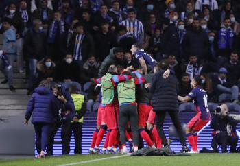 أتلتيكو مدريد يتخطى بورتو ويتأهل لدور الـ16
