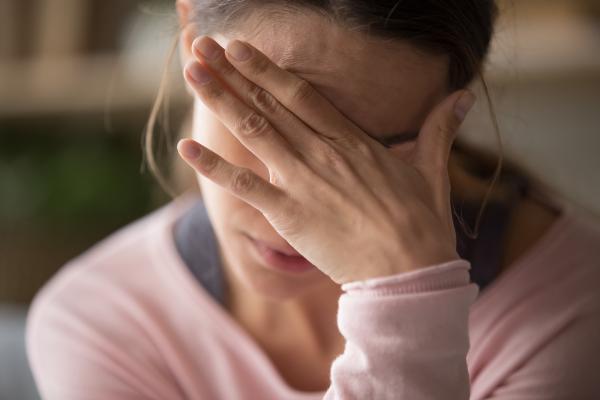 كثرة نمو الشعر بالجسم ترتبط باضطرابات هرمونية