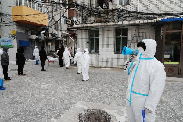 الصين تسجل ‭83‬ إصابة جديدة بفيروس كورونا