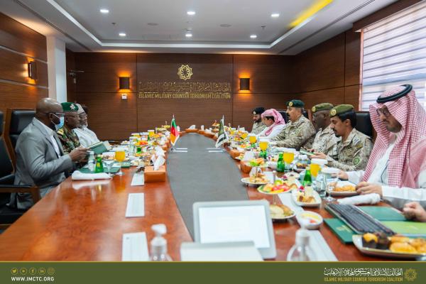 «المغيدي» يستقبل سفير الكاميرون