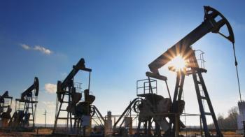 النفط يواصل الانتعاش مع انحسار مخاوف «أوميكرون»