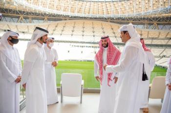 ولي العهد و أمير قطر يزوران استاد لوسيل في الدوحة