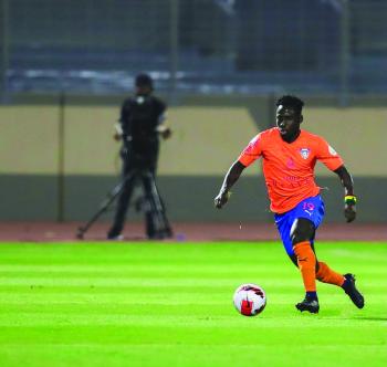 الهلال يسعى لتخطي عناد الفيحاء