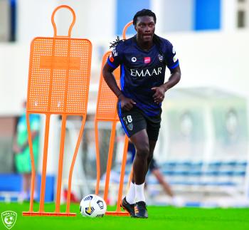 الهلال يسعى لتخطي عناد الفيحاء
