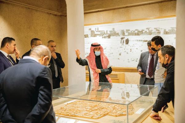 150 إعلاميا عربيا في زيارة لقصر «المصمك»