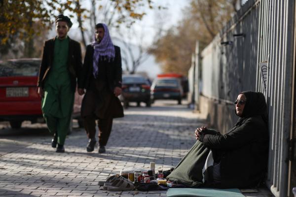 طالبان تهدد 6500 أفغانية خدمن بالجيش