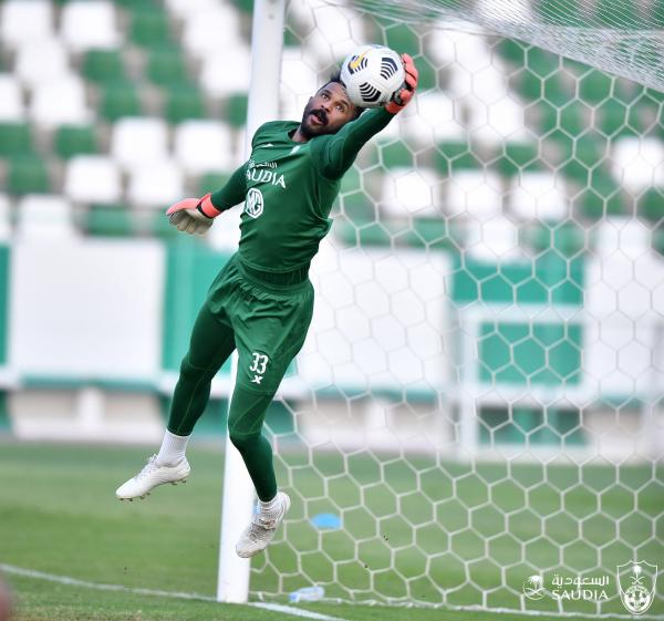 الأهلي.. يغري «العويس»