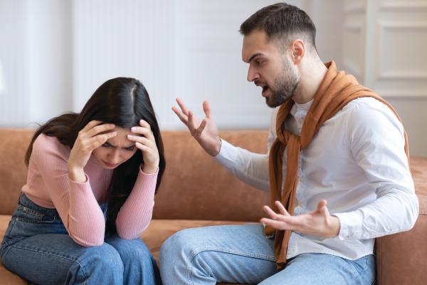«المشاكل الزوجية».. علامة سوء التوافق بين قطبي الأسرة