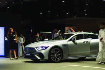 الجفالي تدشن الطراز الجديد لسيارة Mercedes-AMG E PERFORMANCE