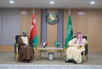 عاجل : خادم الحرمين يتلقّى رسالة خطّية من سلطان عمان
