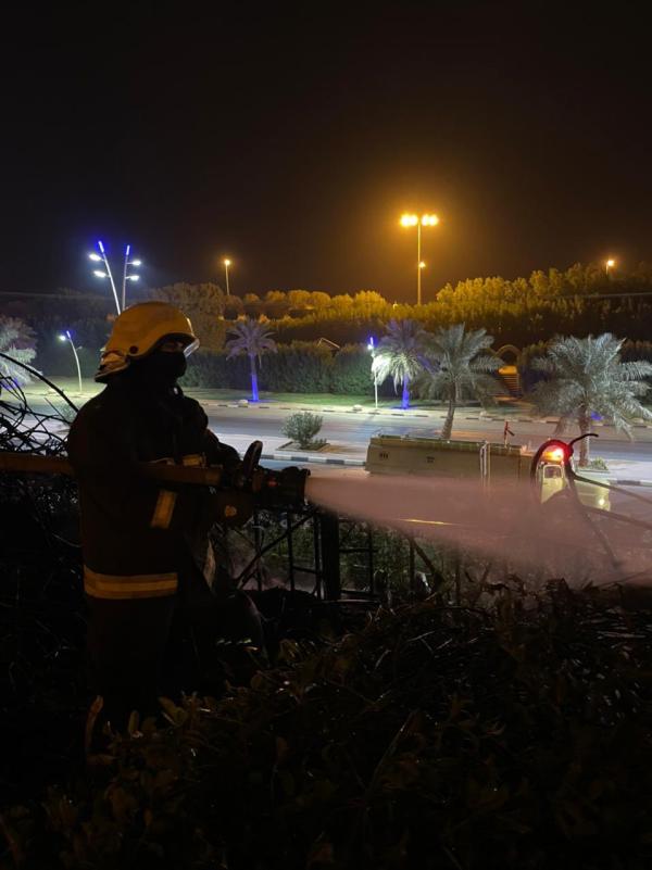 ‏إخماد حريق اندلع بحديقة في «تمير»