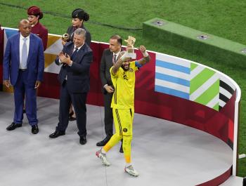 نجوم العرب يشاركون أنديتهم في كأس الملك