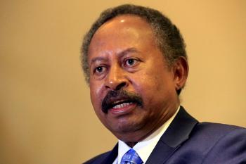 مظاهرات في السودان.. وحمدوك يحذر من الانزلاق نحو الهاوية