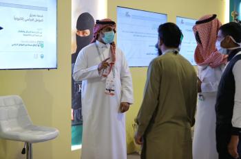 الأحوال المتنقلة تقدم خدماتها لزوار مهرجان الإبل