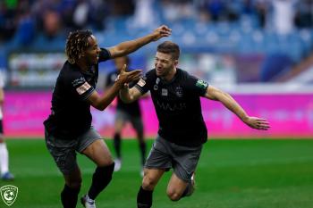 الهلال يتجاوز الرائد بثنائية وينتزع بطاقةالتأهل