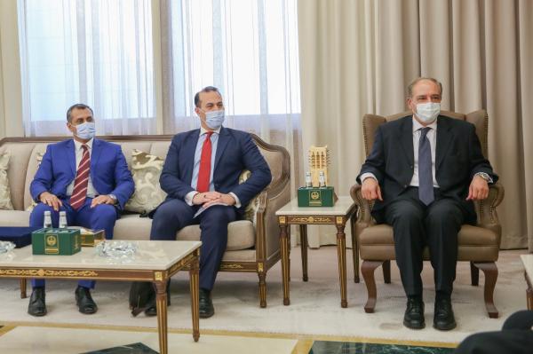 أمير الشرقية يستقبل السفير المصري لدى المملكة