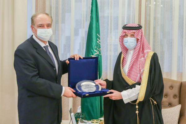 أمير الشرقية يستقبل السفير المصري لدى المملكة