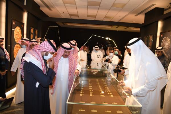 تدشين معرض «المسكوكات الإسلامية والعملات النادرة» بالرياض