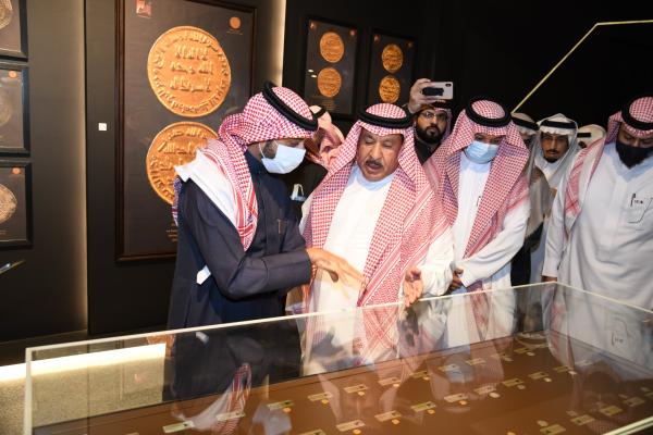 تدشين معرض «المسكوكات الإسلامية والعملات النادرة» بالرياض