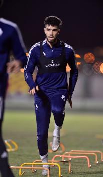 فلادان يفاجئ النصر بالهجوم والاستحواذ
