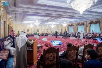 أمير القصيم يؤكد أهمية الأنظمة لمستخدمي التواصل الاجتماعي 