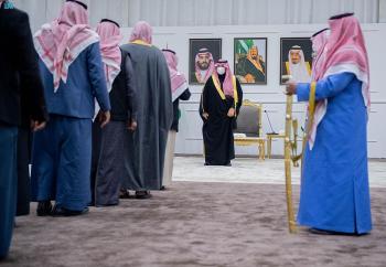 أمير الحدود الشمالية يستقبل المواطنين في جلسته المسائية