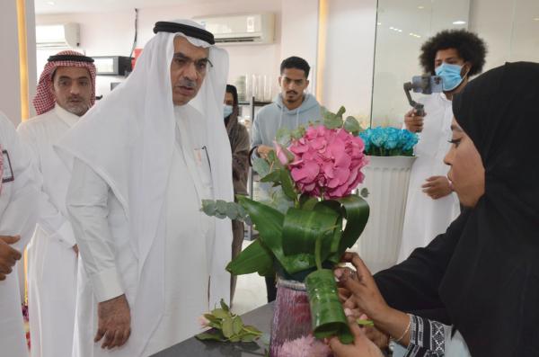 أمين الشرقية يفتتح محلا لإحدى ذوات الإعاقة